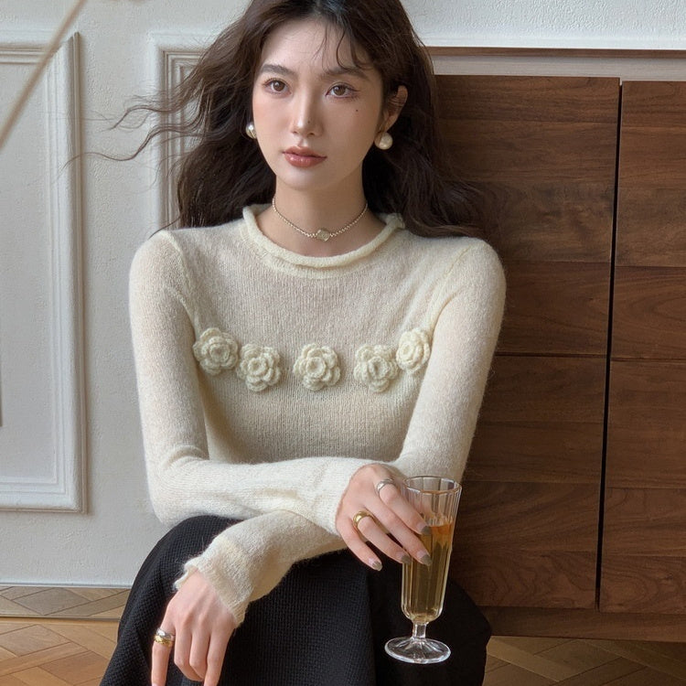 Zarter Damen-Stricktop mit Blütendetails & Rundhals