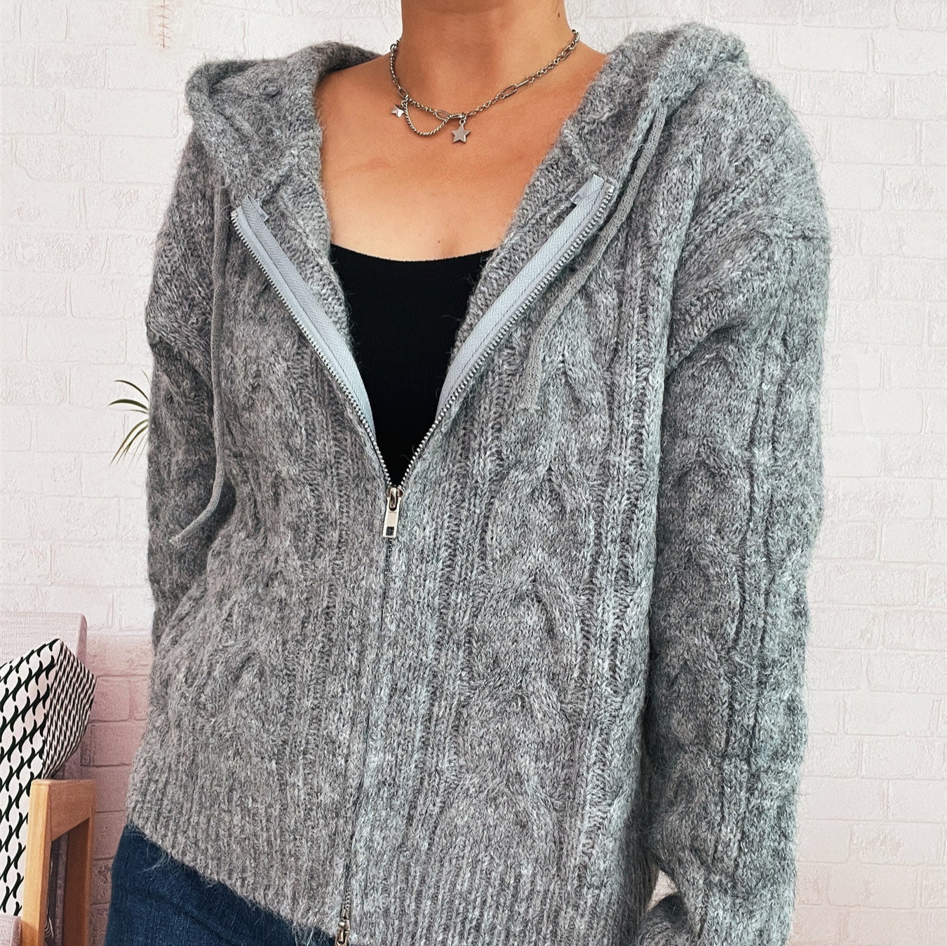 Retro-Strickmantel mit Kapuze, Schnürung und Reißverschluss