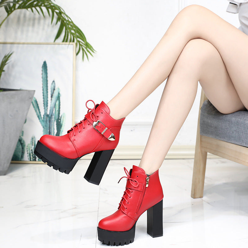 Neue wasserdichte Plateau-High Heels im britischen Stil mit klobigem Absatz