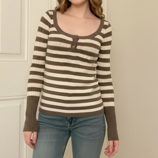Damen-Vollknöpfiges Wolloberteil mit vertieften Streifen