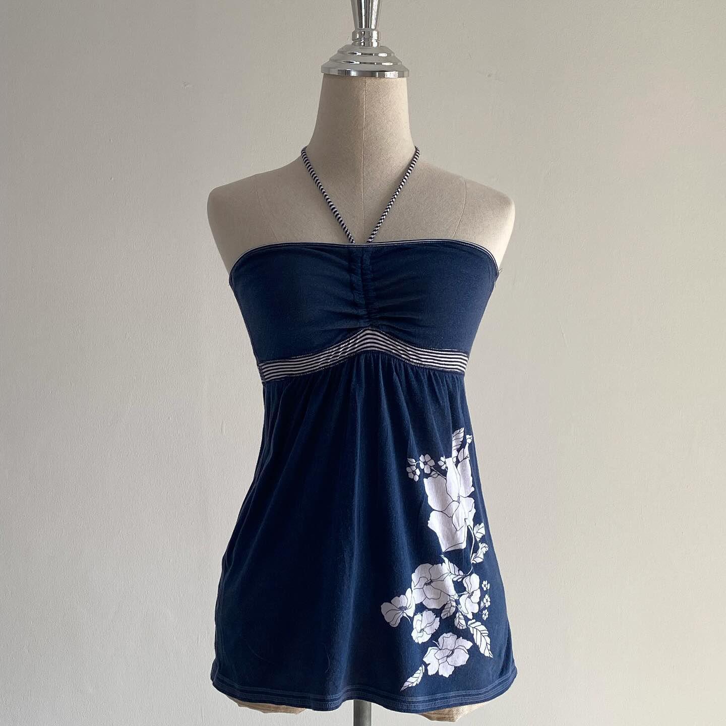 Modisches Damen-Top mit floralen Mustern