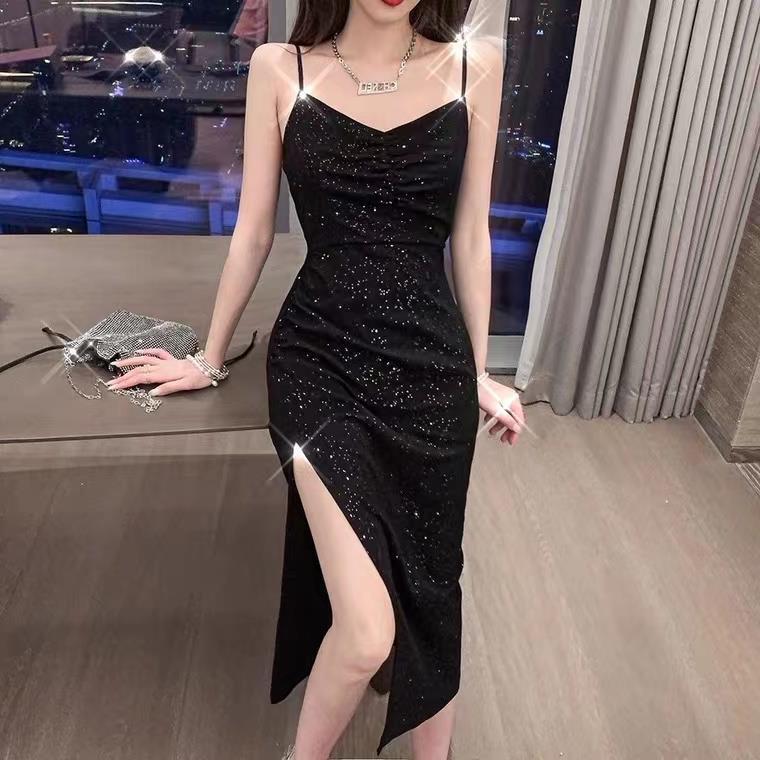 Elegantes Damenkleid – Französische Träger und Slimming Effekt