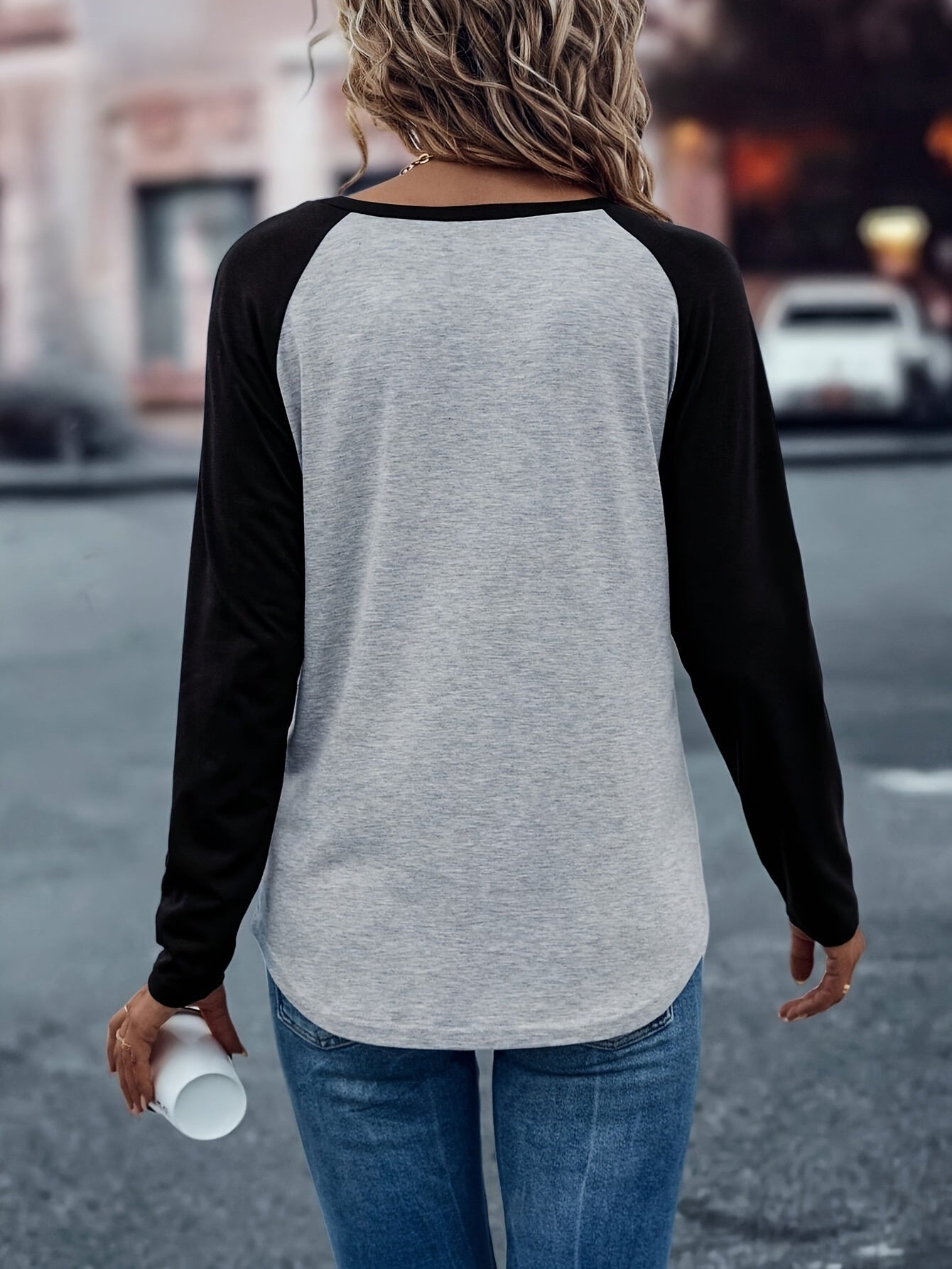 Modisches T-Shirt mit Farbakzenten – Simple & chic
