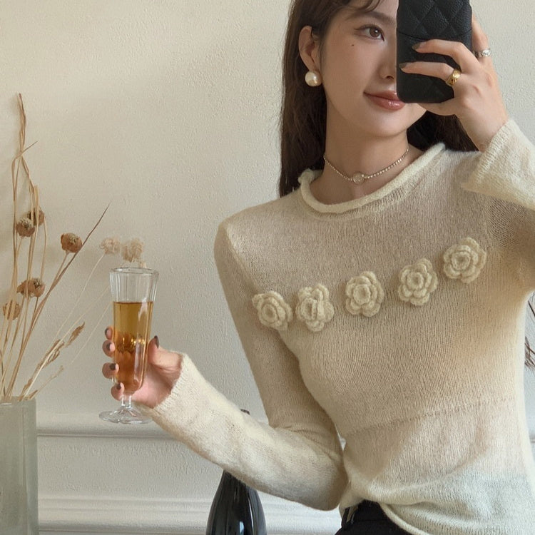 Zarter Damen-Stricktop mit Blütendetails & Rundhals