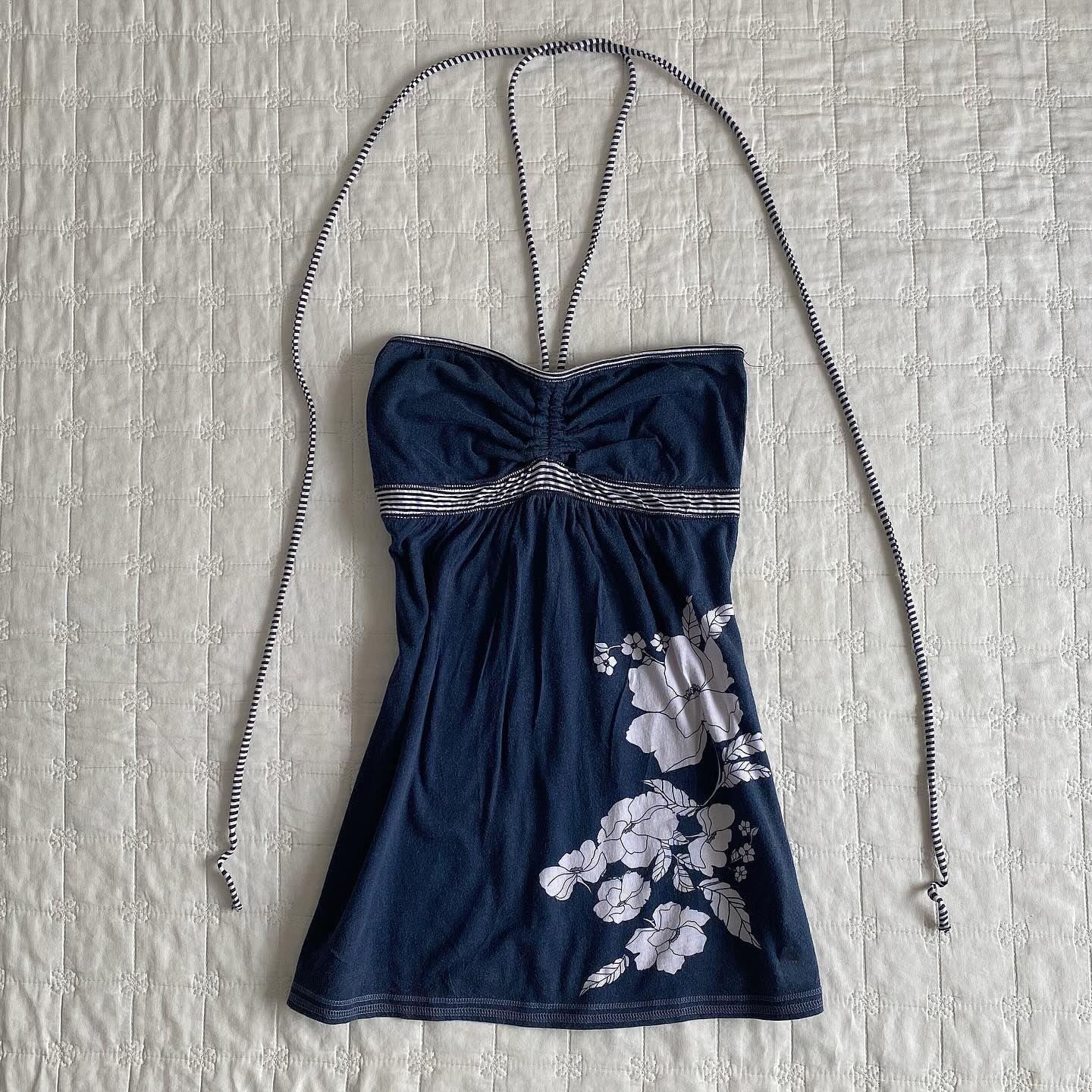 Modisches Damen-Top mit floralen Mustern