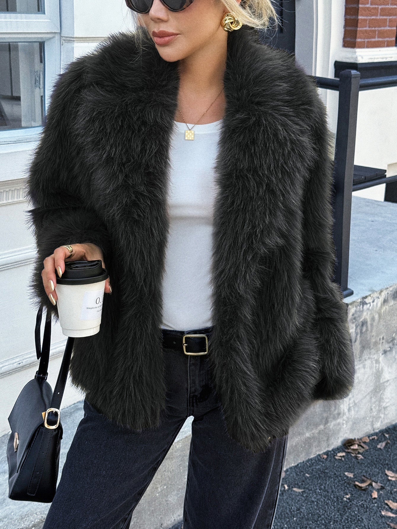 Damen Plüsch Felljacke – Warm & Elegant