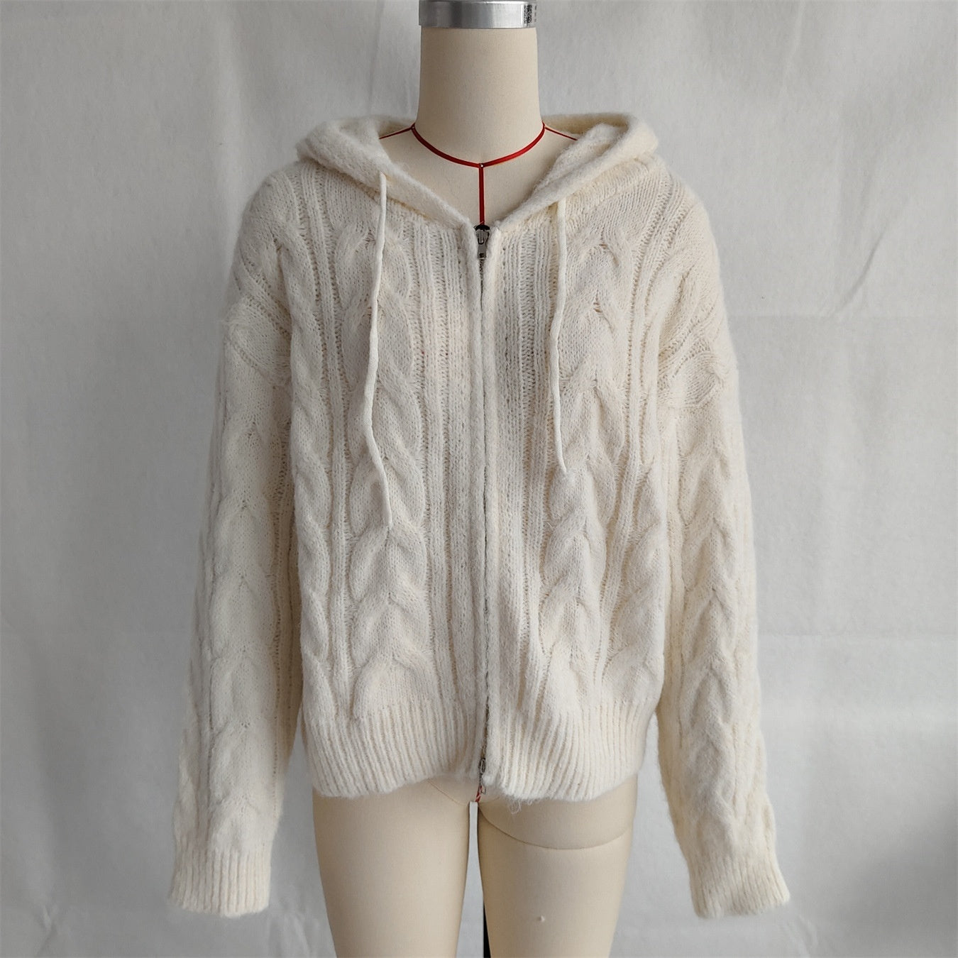 Retro-Strickmantel mit Kapuze, Schnürung und Reißverschluss