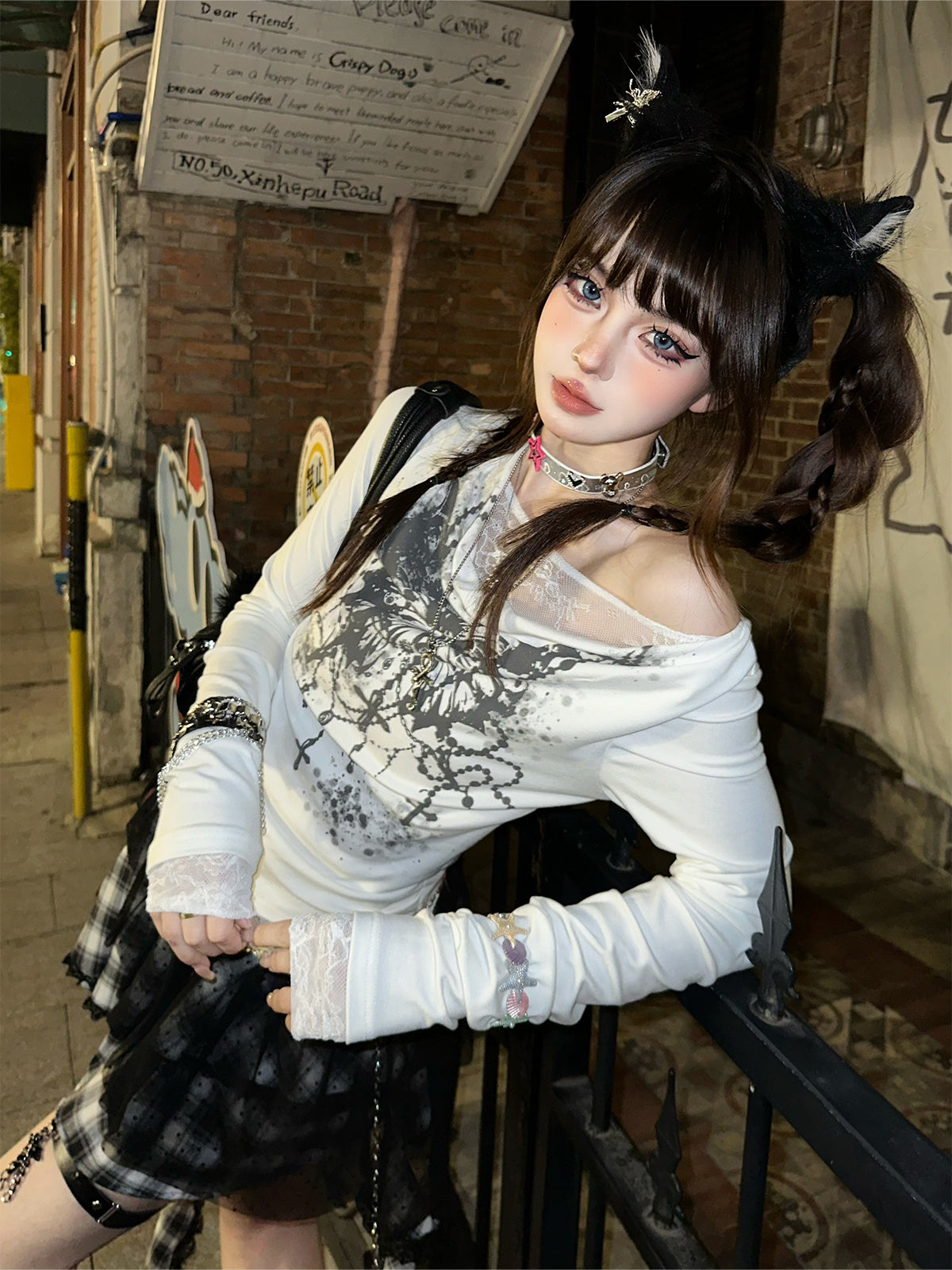 Damen Longsleeve mit Spitzenverzierung