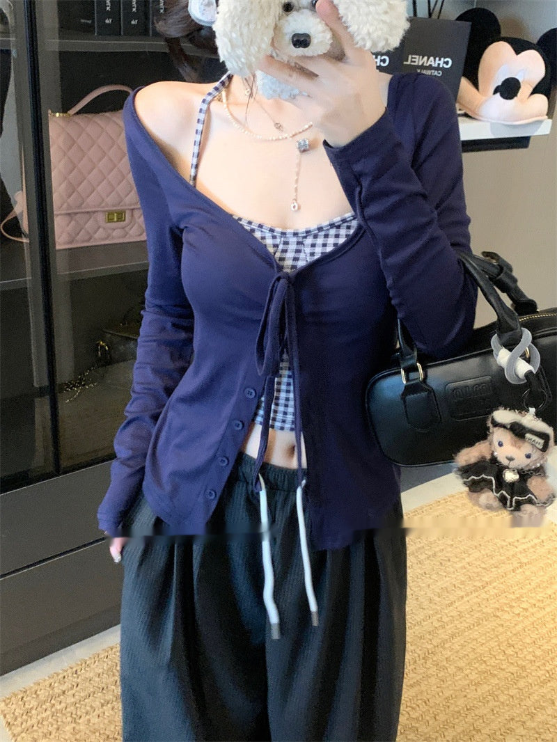 Modischer Damen-Kurzcardigan mit feinen Trägern