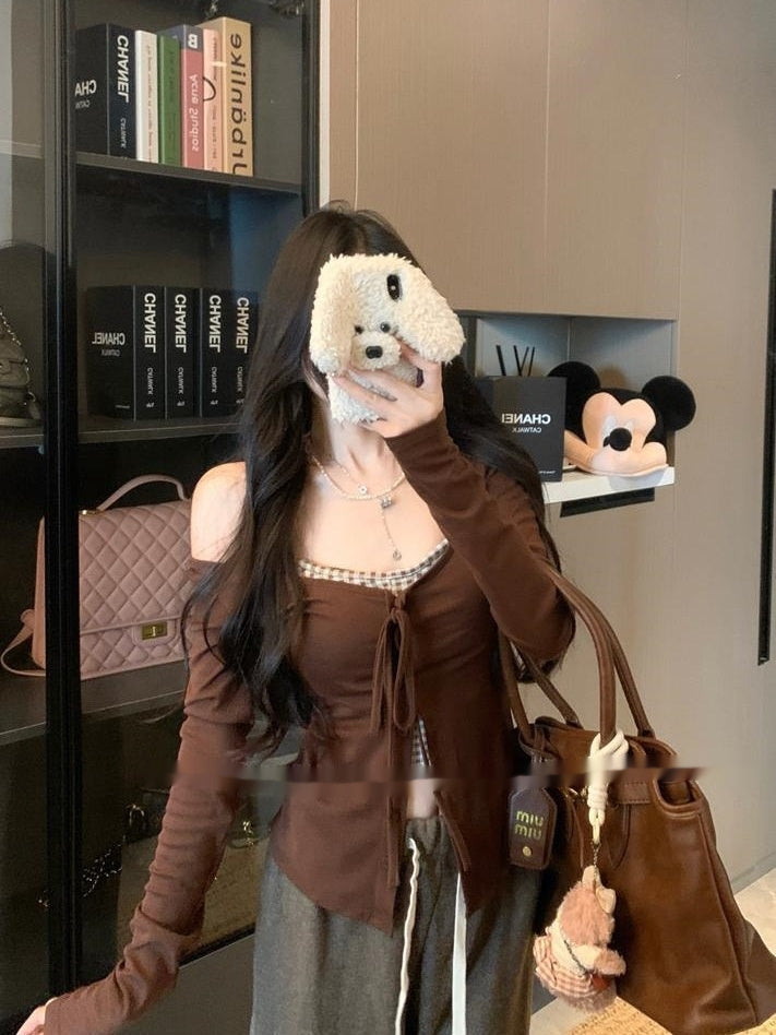 Modischer Damen-Kurzcardigan mit feinen Trägern