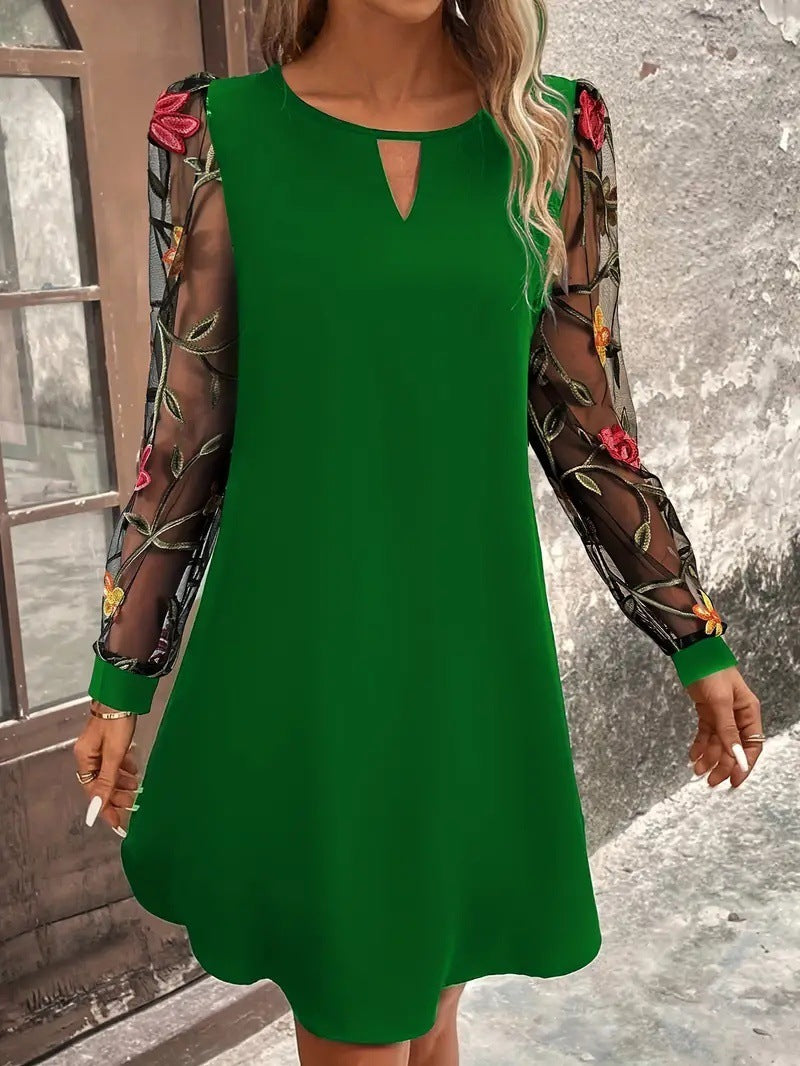 Damen Spitzenkleid – Rundhals, Langarm & zarte Spitze