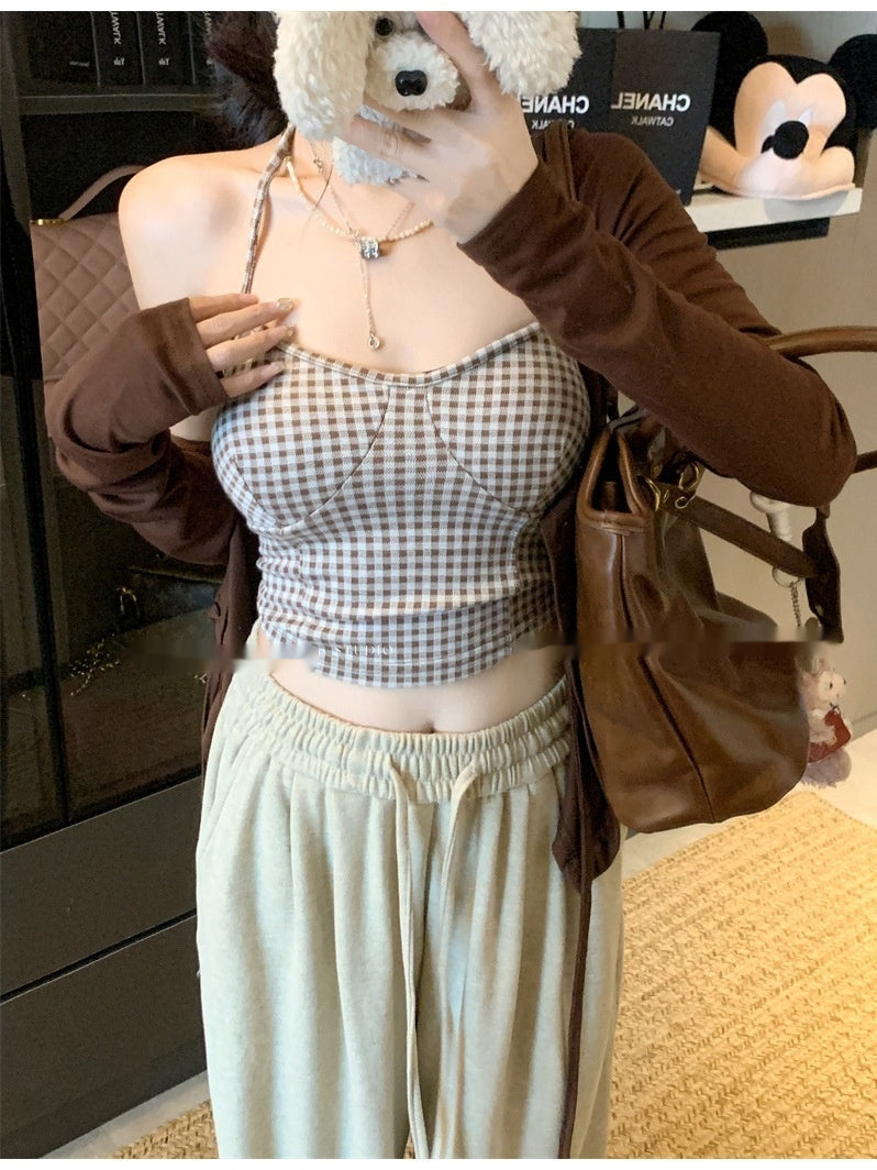 Modischer Damen-Kurzcardigan mit feinen Trägern