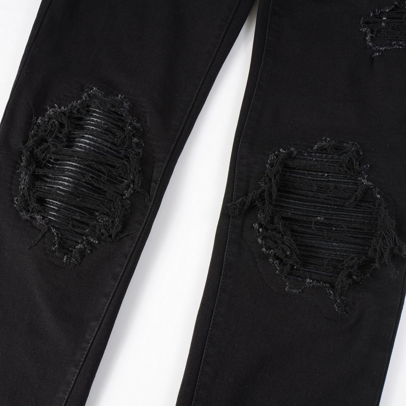 Schwarze Distressed-Jeans im Streetstyle