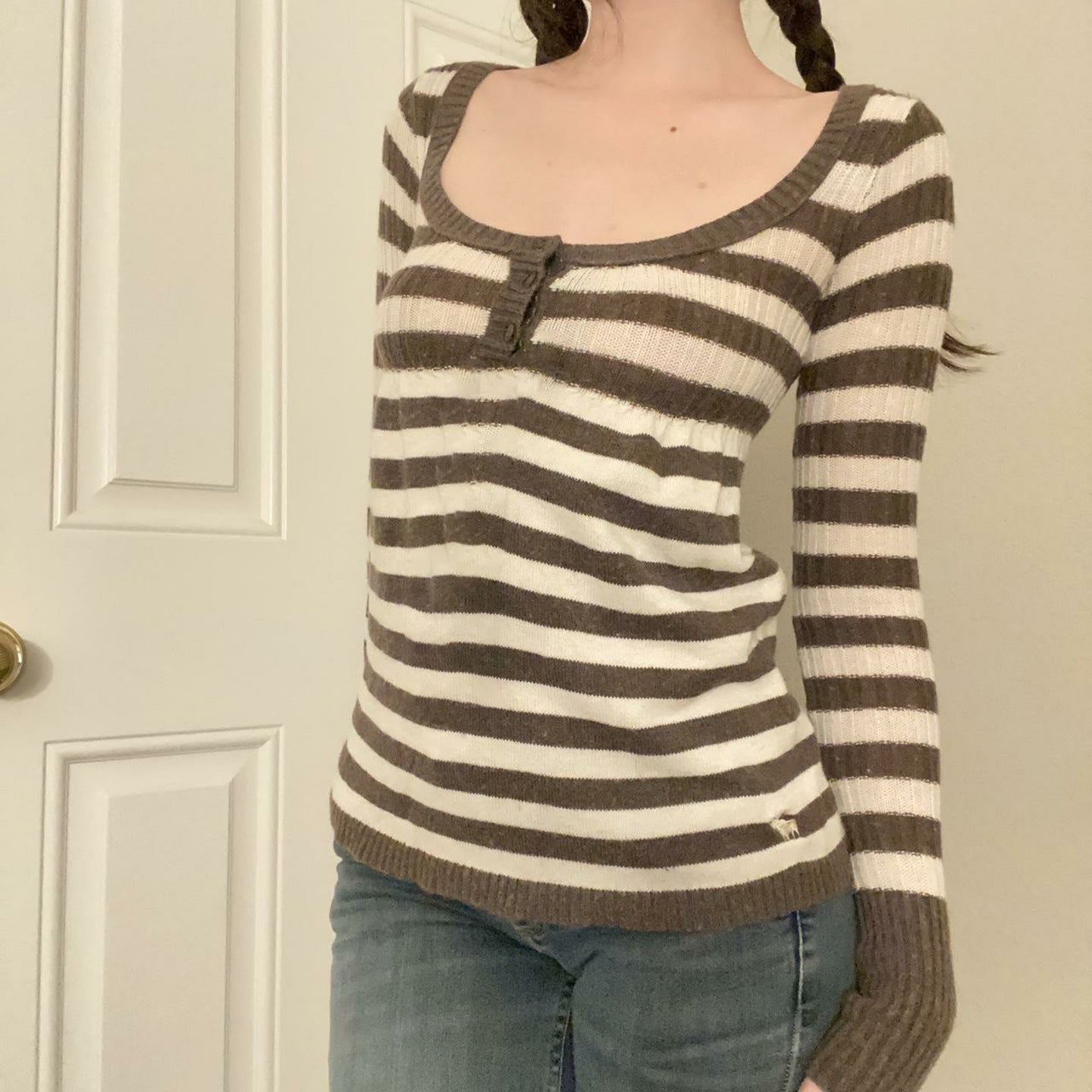 Damen-Vollknöpfiges Wolloberteil mit vertieften Streifen