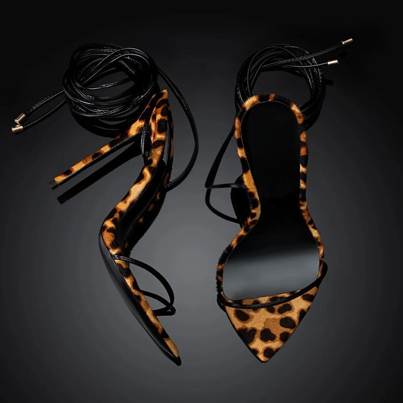 Spitze Riemchen-Schuhe mit Schnalle & Gummisohle, Größen 34–45